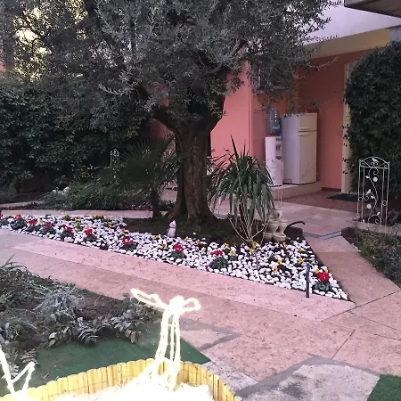 Bed & Breakfast Garda 4u 2*